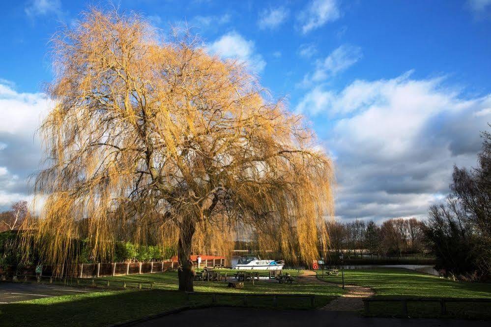 Queens Head Inn Nassington Dış mekan fotoğraf