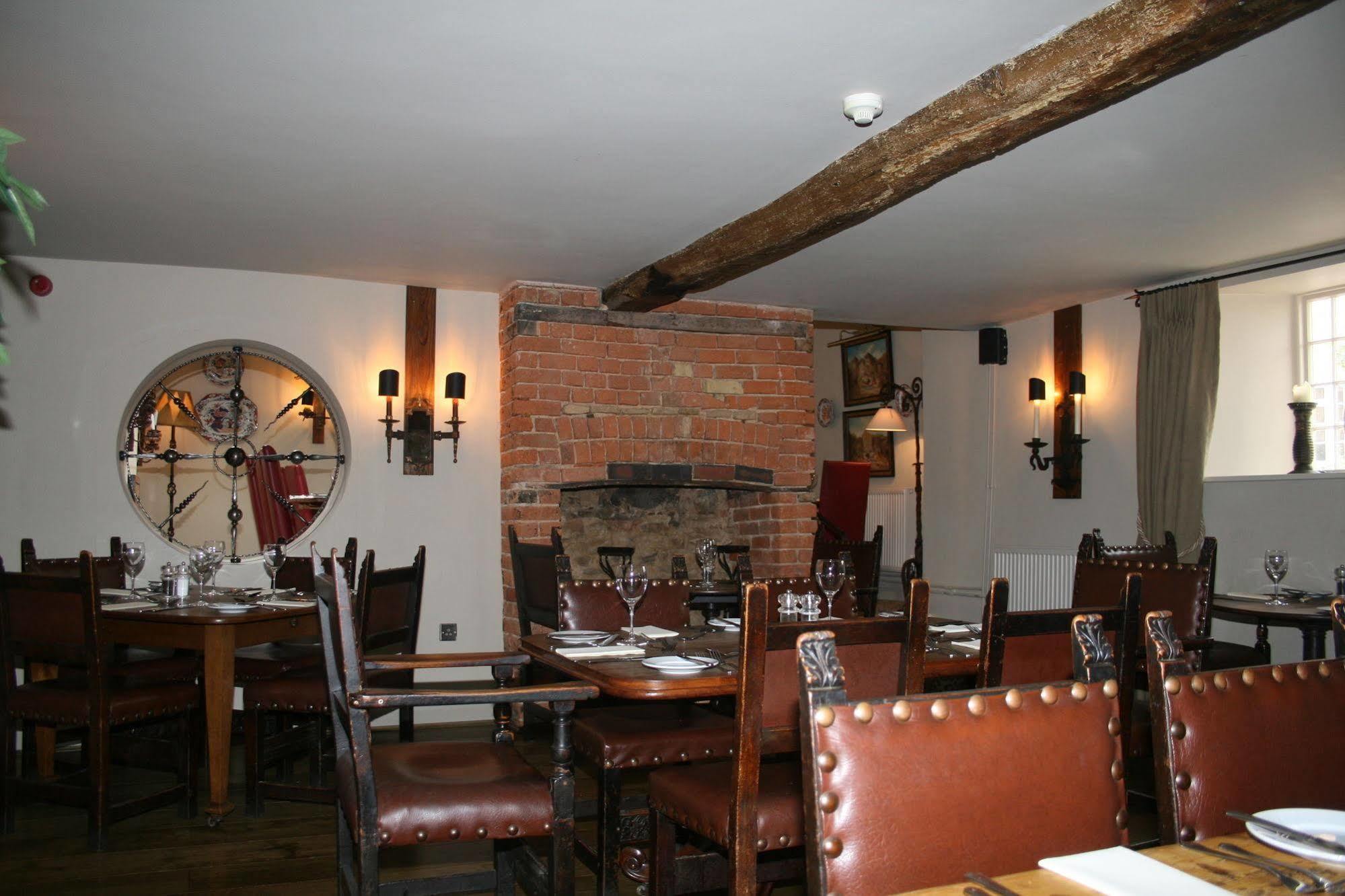 Queens Head Inn Nassington Dış mekan fotoğraf