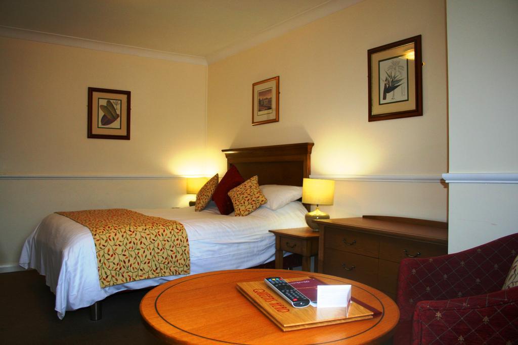 Queens Head Inn Nassington Dış mekan fotoğraf