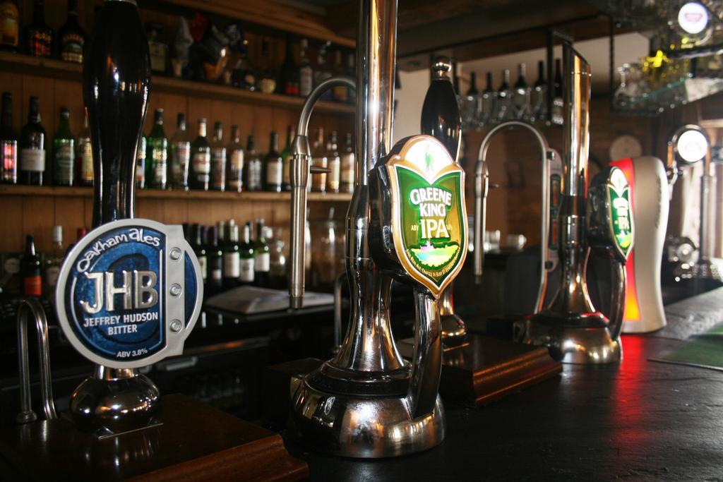 Queens Head Inn Nassington Dış mekan fotoğraf
