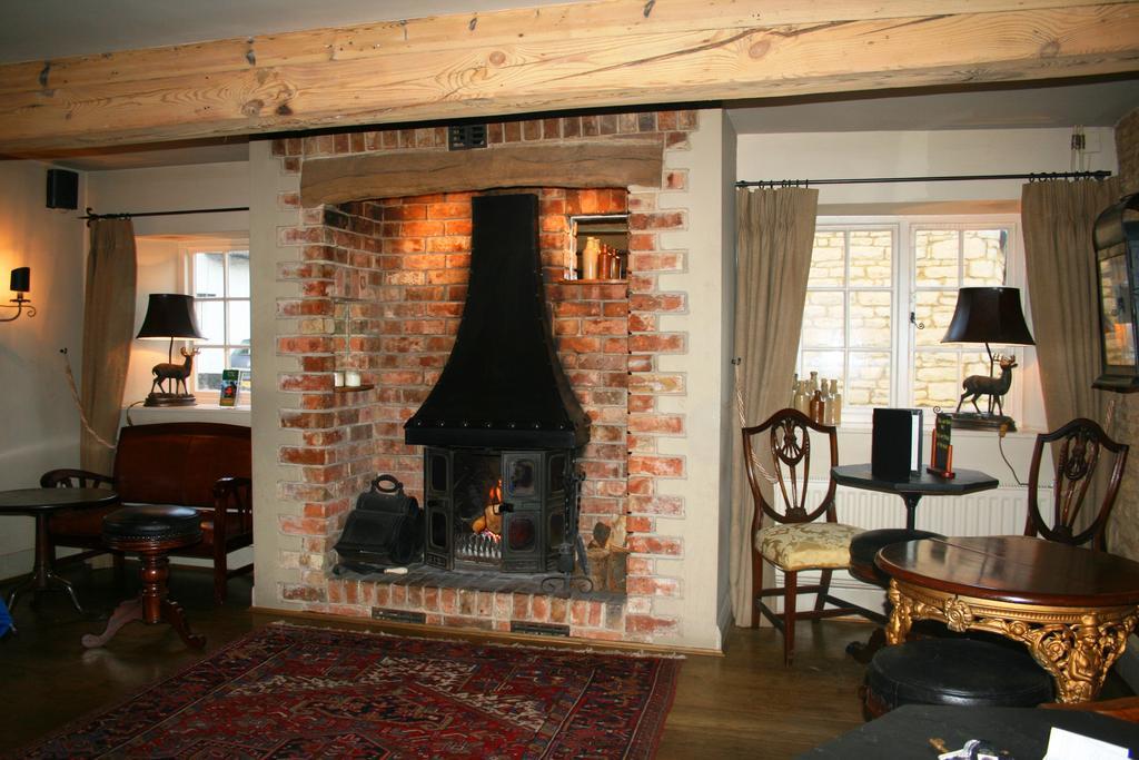Queens Head Inn Nassington Dış mekan fotoğraf